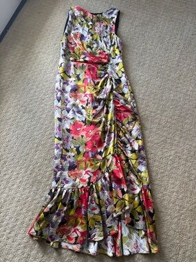 Cinq A Sept silk lined floral print dress with zipper in the back.